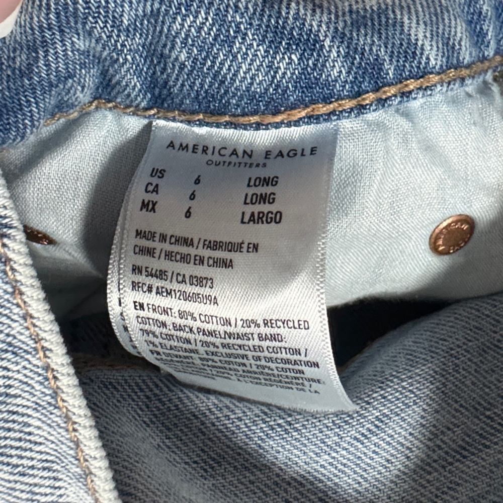 American Eagle Outfitters Light Blue Ripped Straight Leg Jeans - Picture 3 of 4